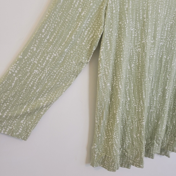 Koolaburra by UGG Green and White Rayon 3/4 Sleeve Top Small - Picture 7 of 12